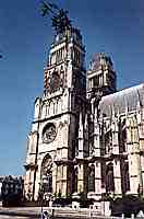 Die Kathedrale von Orleans - Türme am Hauptportal